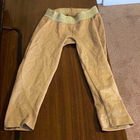 Gymshark Pants - Gymshark S cropped leggings